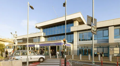 Woking Taxi Service, Woking-to-London-City Airport Taxi Service