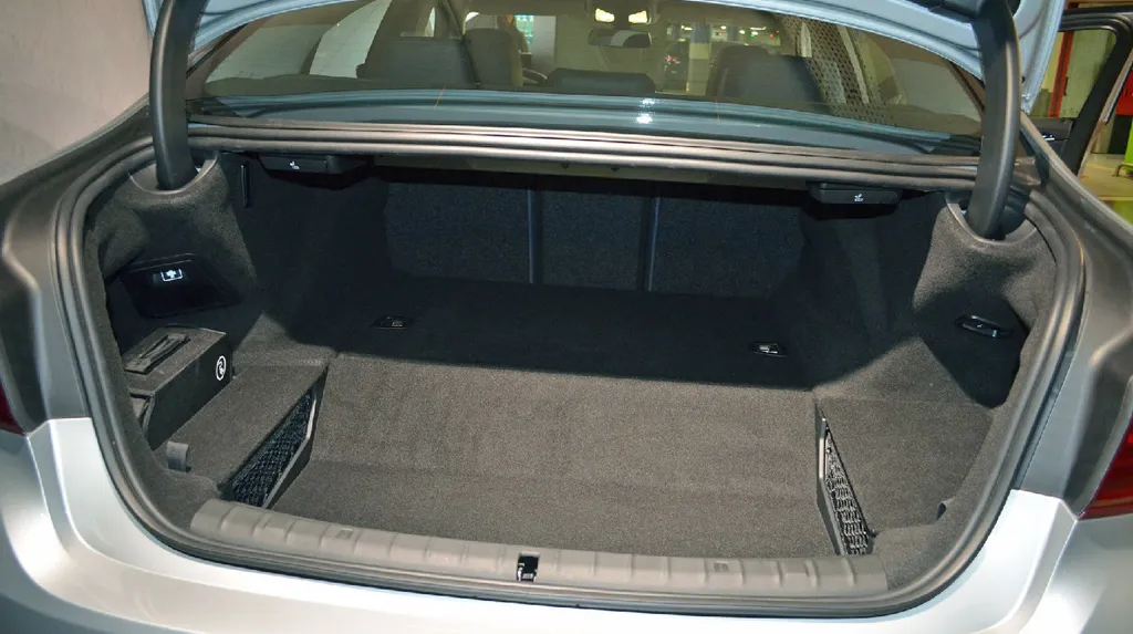 Estate Car Taxi Woking