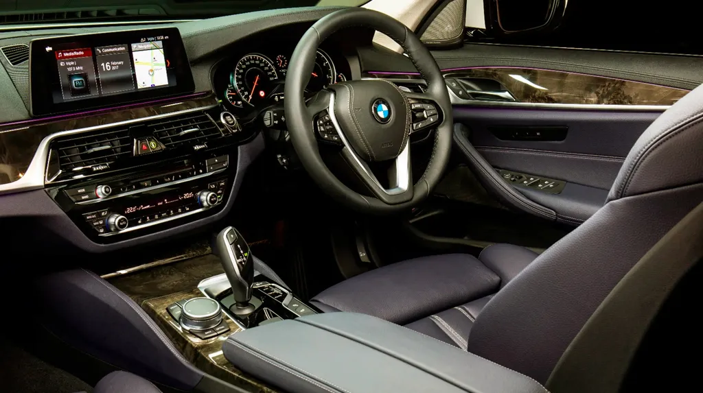 Estate Car Taxi Woking