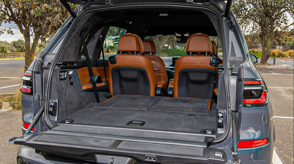 Estate Car Taxi Woking